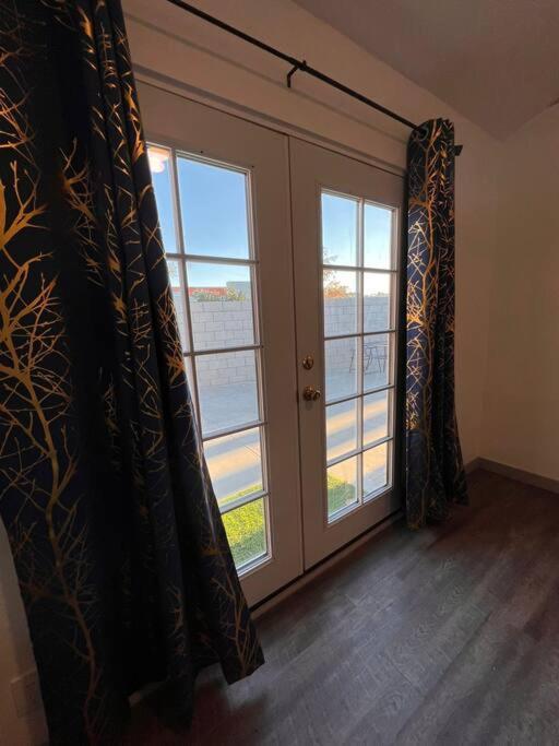Private 1-bedroom In Woodland Hills Apartment
